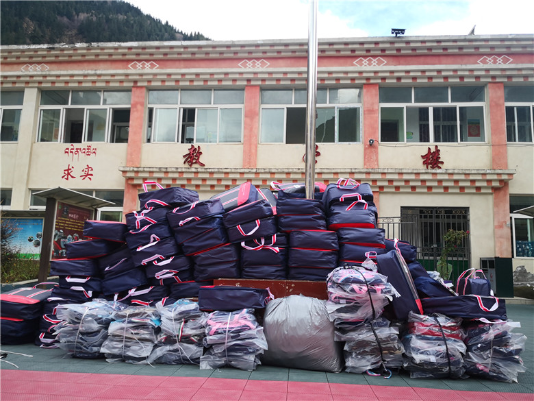 送温暖，献爱心——四川太阳集团tyc33455走进甘孜·色达