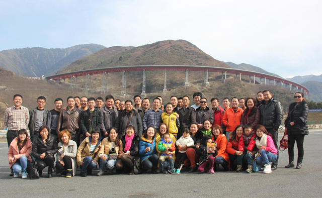 公司组织开展庆“三八”、参观考察雅西高速公路活动